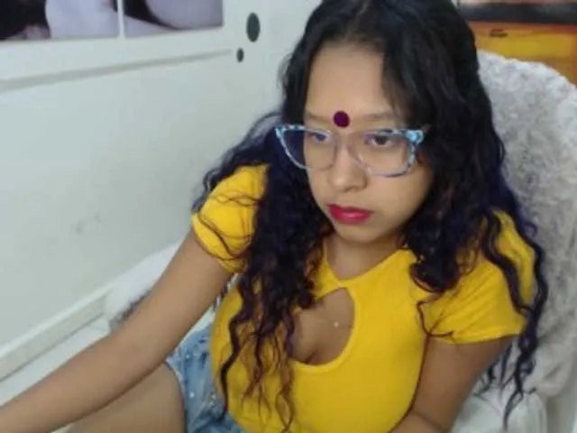 Live sex webcam photo for miniie- #272891358