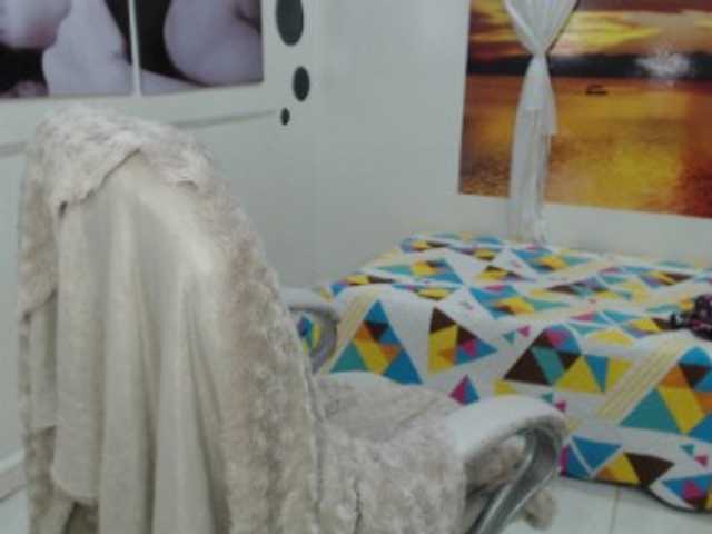 Live sex webcam photo for miniie- #272902050