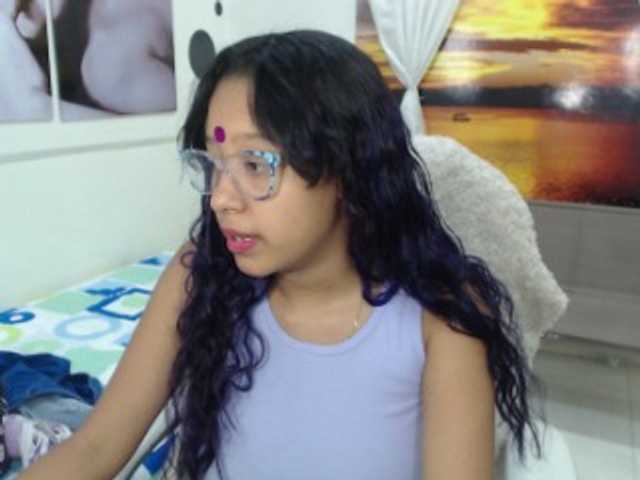 Live sex webcam photo for miniie- #272924989