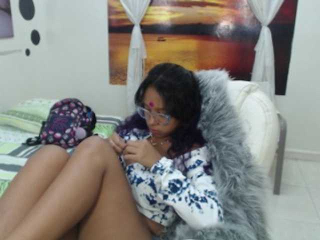 Live sex webcam photo for miniie- #273145436