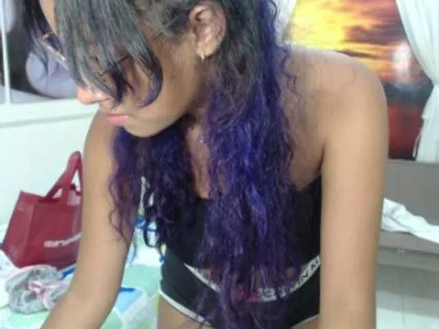 Live sex webcam photo for miniie- #273352563