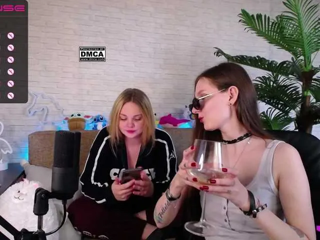 Live sex webcam photo for miraclegirls #274231565