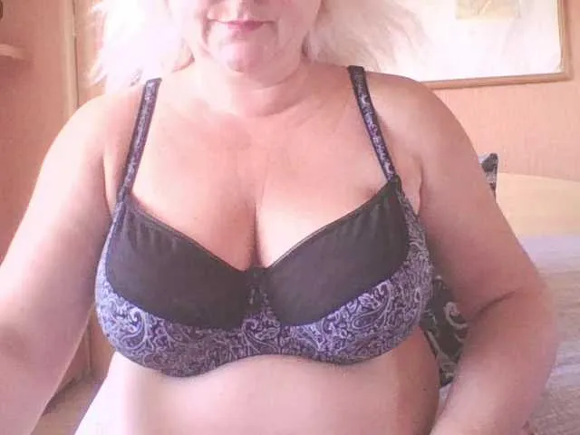 Live sex webcam photo for miranda-robinson #293751468
