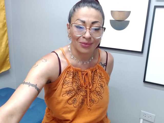 Live sex webcam photo for miranda-spark #271915307