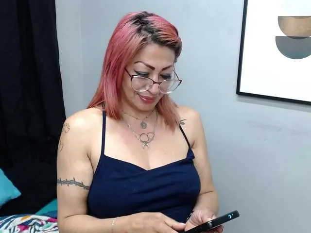 Live sex webcam photo for miranda-spark #272846917