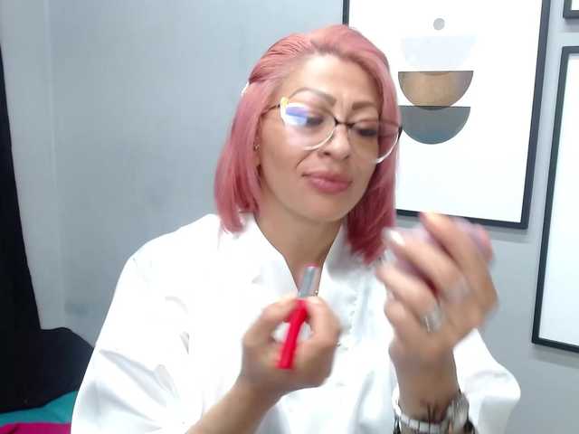 Live sex webcam photo for miranda-spark #272947328