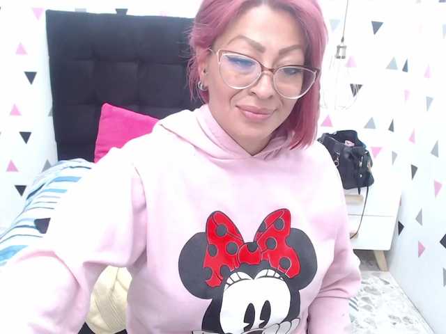 Live sex webcam photo for miranda-spark #273133215