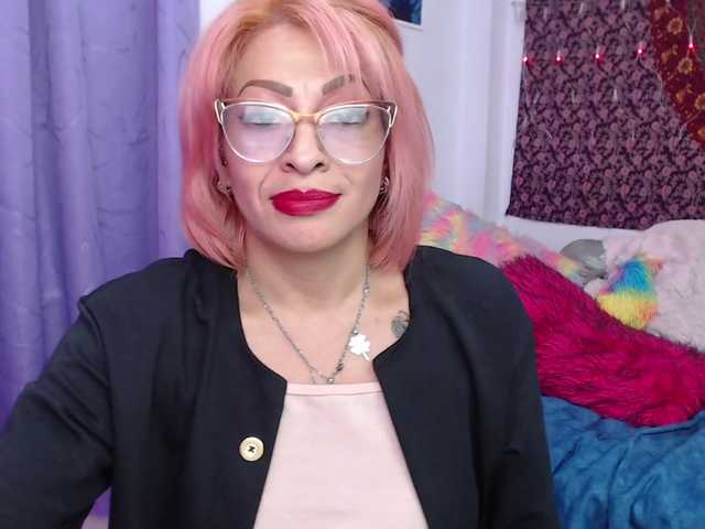 Live sex webcam photo for miranda-spark #273818881