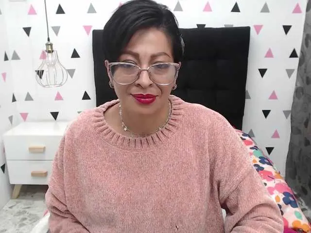 Live sex webcam photo for miranda-spark #274975282