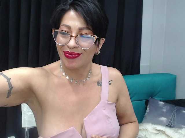 Live sex webcam photo for miranda-spark #275342952