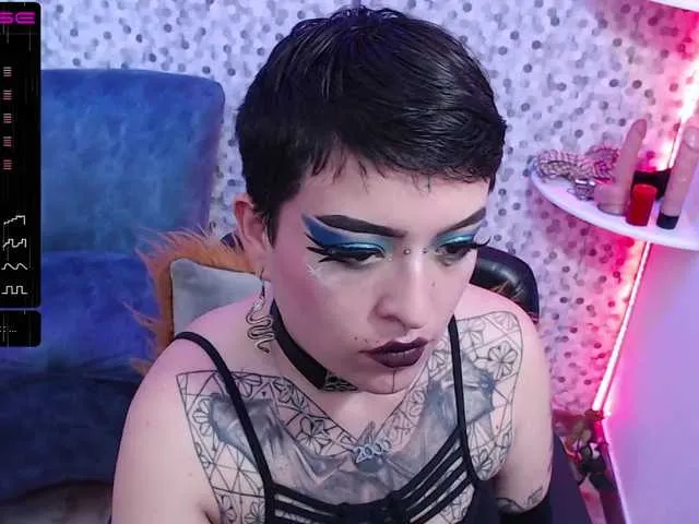 Live sex webcam photo for miselektra #275587341
