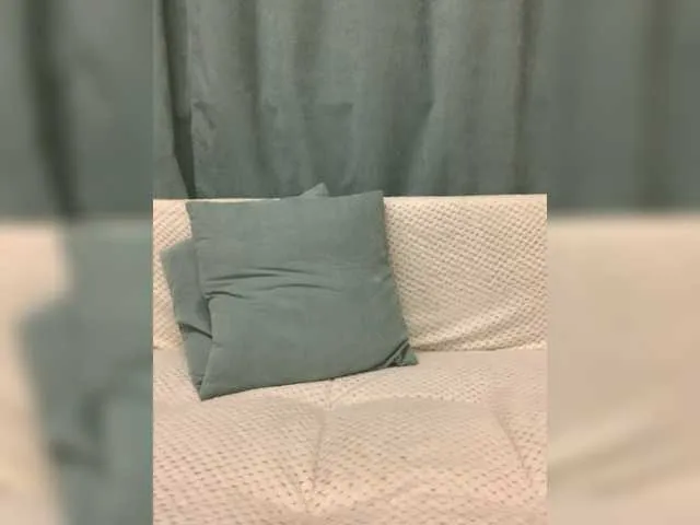 Live sex webcam photo for mispopi #276201928