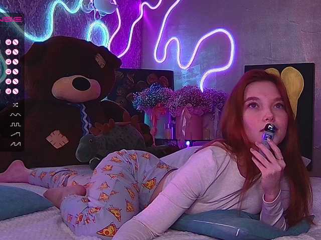 Live sex webcam photo for mispopi #277485614