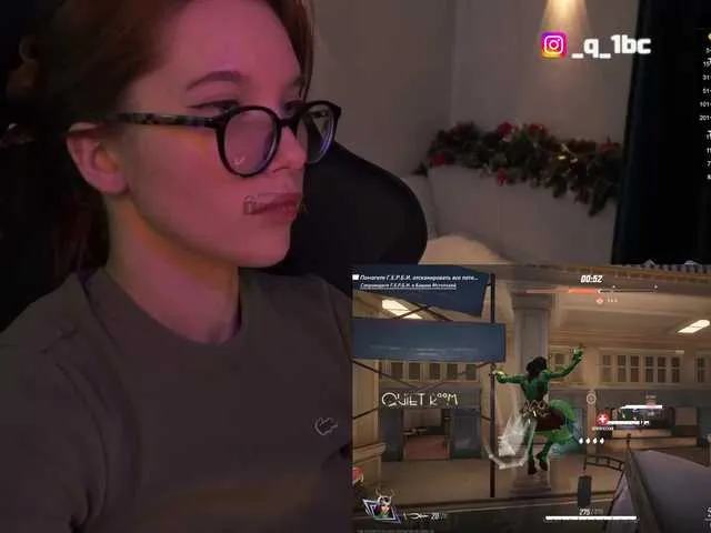 Live sex webcam photo for mispopi #290354327