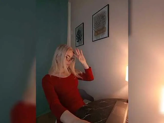 Live sex webcam photo for miss-1m #291893342