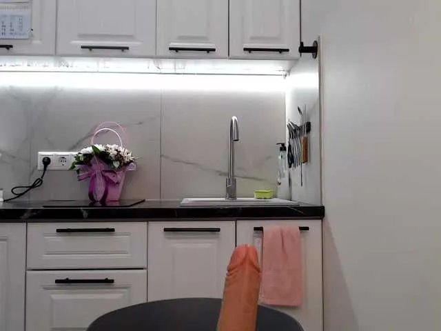 Live sex webcam photo for miss-1m #294198353
