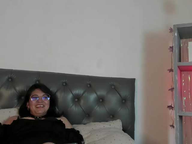 Live sex webcam photo for miss-antonella #277190957