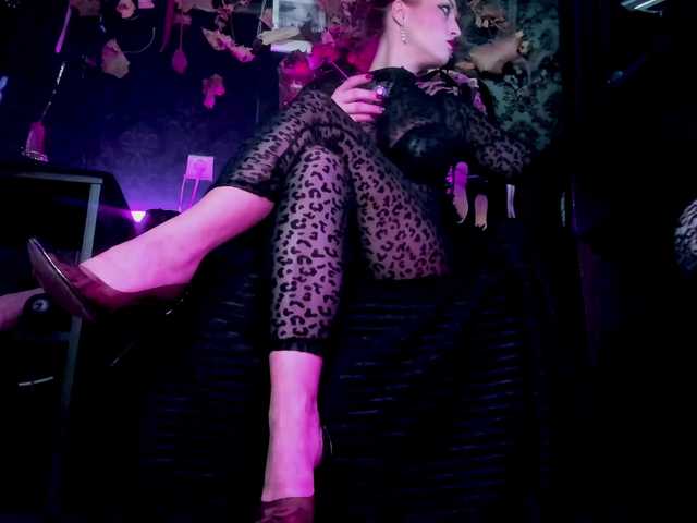 Live sex webcam photo for miss-asmodeus #277444032