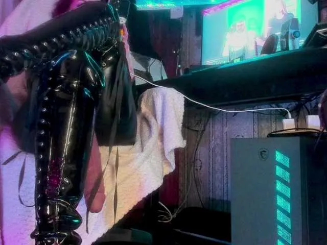 Live sex webcam photo for miss-asmodeus #292318723