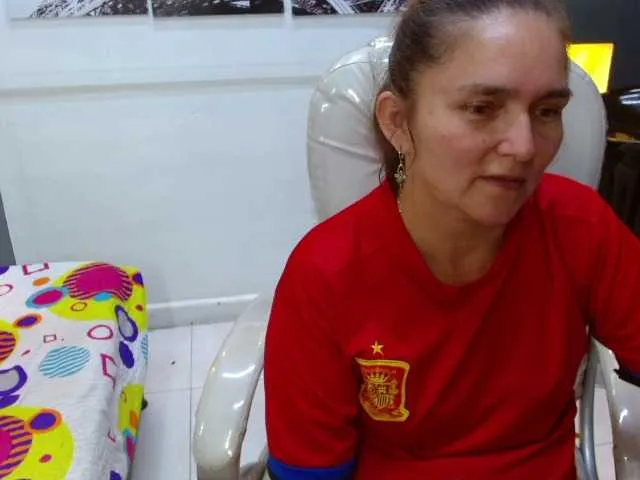 Live sex webcam photo for miss-kasandra #278095450