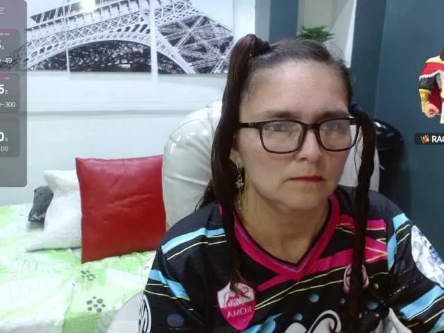 Live sex webcam photo for miss-kasandra #278129397