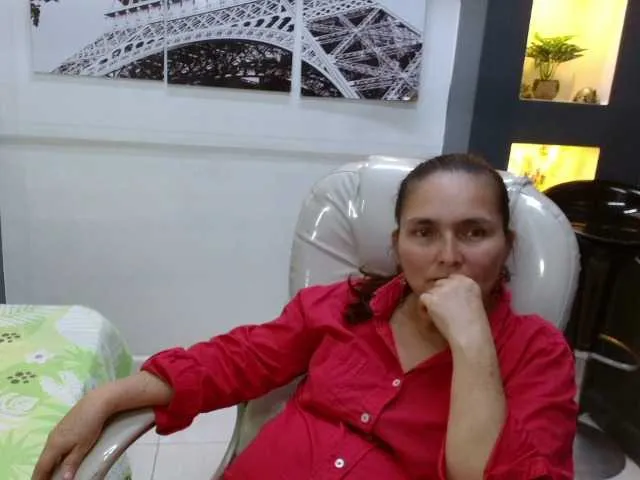 Live sex webcam photo for miss-kasandra #278143340