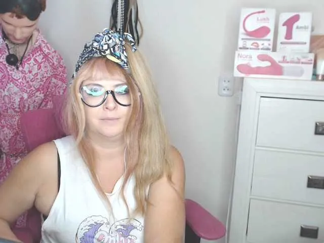 Live sex webcam photo for missGODDESS #274026408