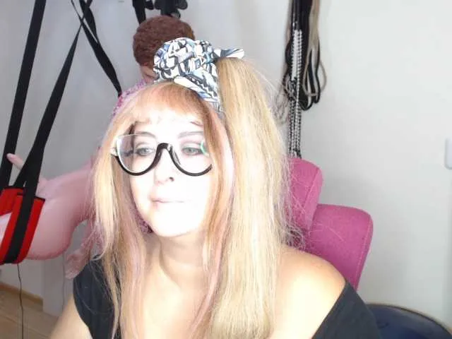 Live sex webcam photo for missGODDESS #274073273