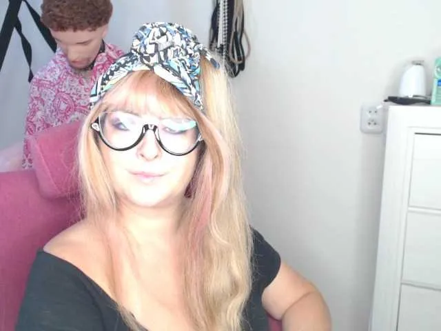 Live sex webcam photo for missGODDESS #274084861