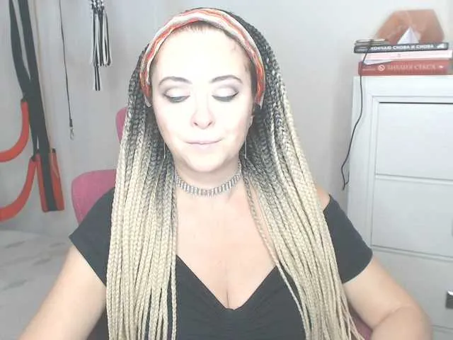 Live sex webcam photo for missGODDESS #275711149