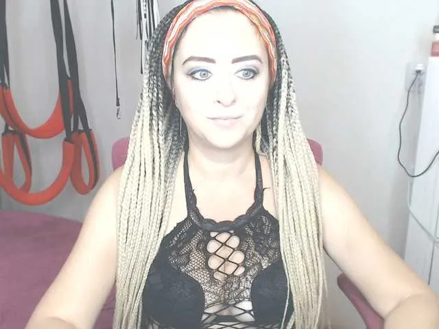 Live sex webcam photo for missGODDESS #275942998