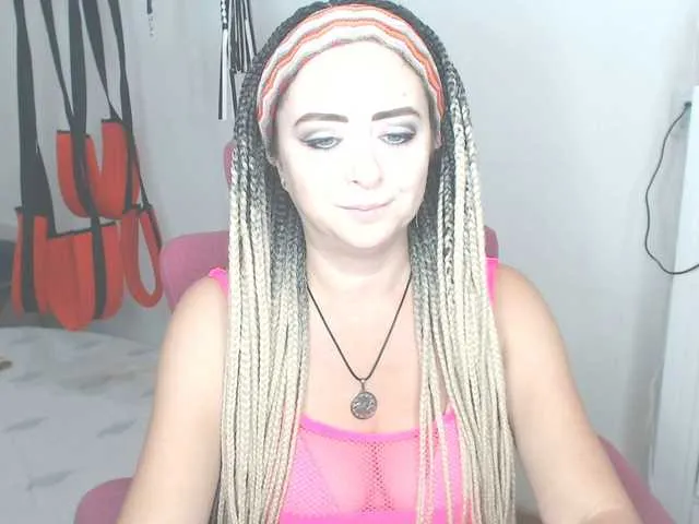 Live sex webcam photo for missGODDESS #275994216