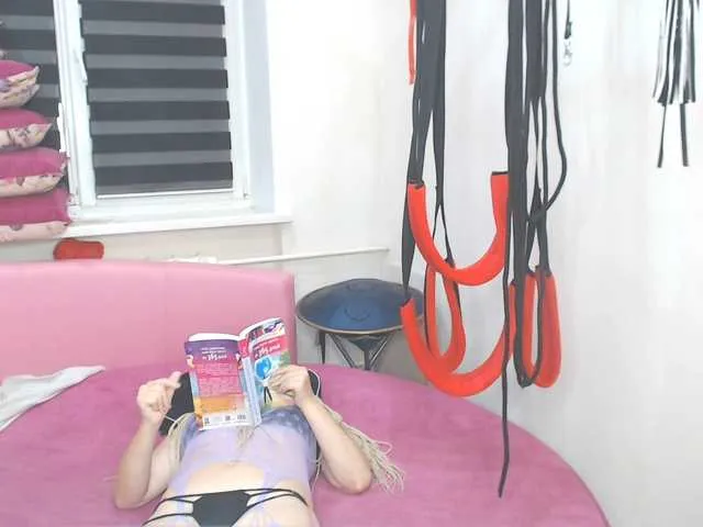 Live sex webcam photo for missGODDESS #276126709