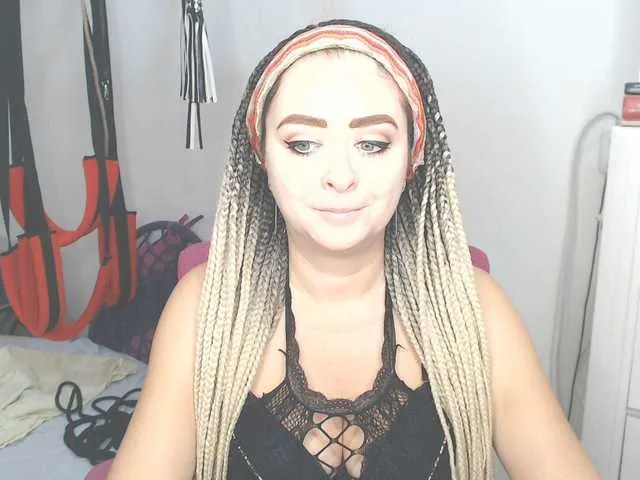 Live sex webcam photo for missGODDESS #276631332