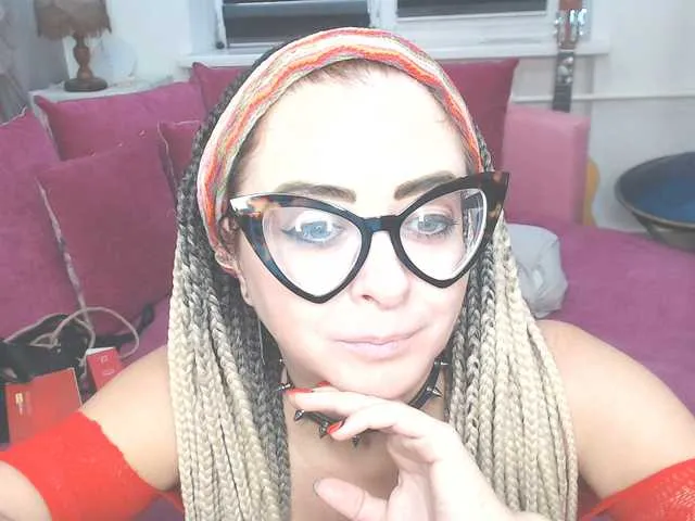 Live sex webcam photo for missGODDESS #276645739