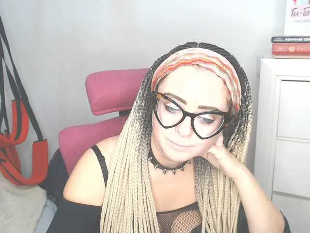Live sex webcam photo for missGODDESS #276769138