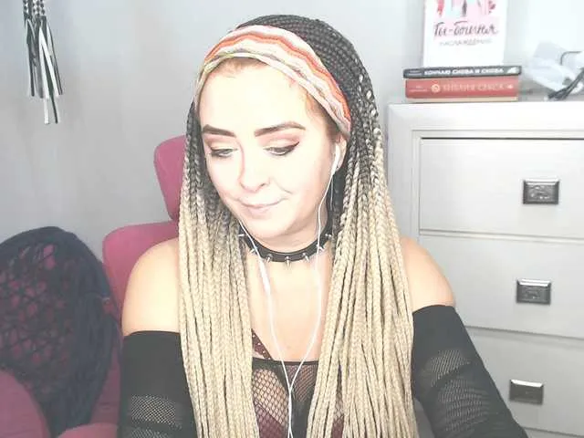Live sex webcam photo for missGODDESS #276833418