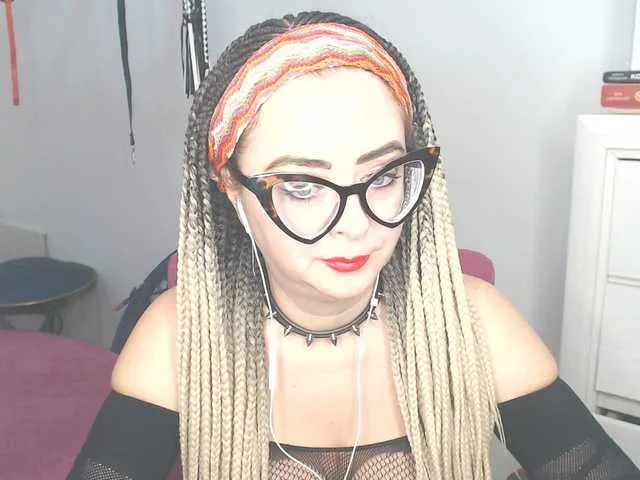 Live sex webcam photo for missGODDESS #276946269