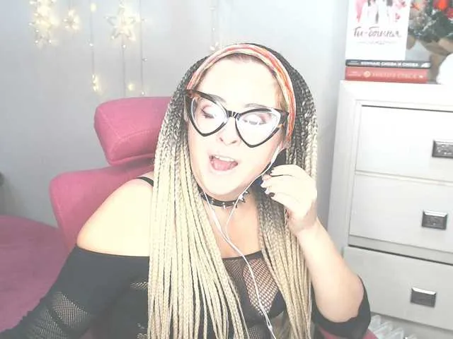Live sex webcam photo for missGODDESS #277093252