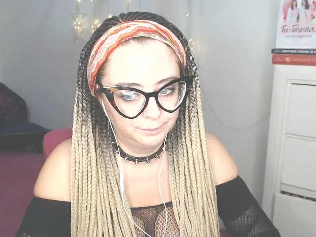 Live sex webcam photo for missGODDESS #277109597