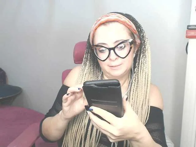 Live sex webcam photo for missGODDESS #277152695