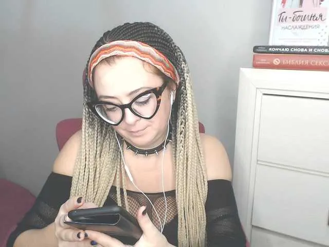 Live sex webcam photo for missGODDESS #277195827
