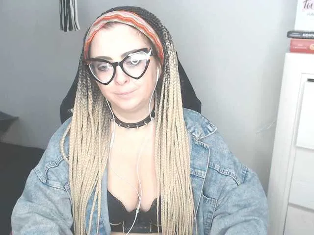 Live sex webcam photo for missGODDESS #277295110
