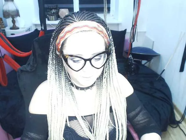 Live sex webcam photo for missGODDESS #277396151