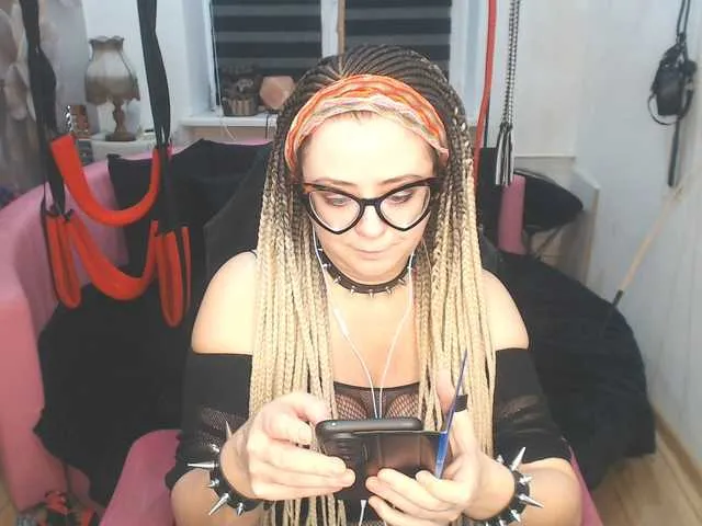 Live sex webcam photo for missGODDESS #277566032