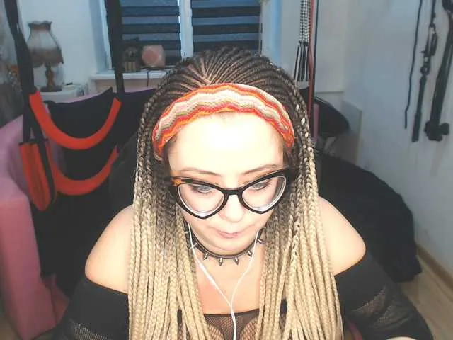 Live sex webcam photo for missGODDESS #277600236
