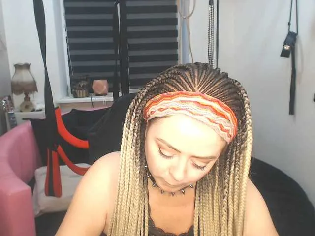Live sex webcam photo for missGODDESS #277902765