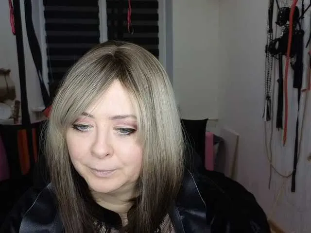 Live sex webcam photo for missGODDESS #290336847
