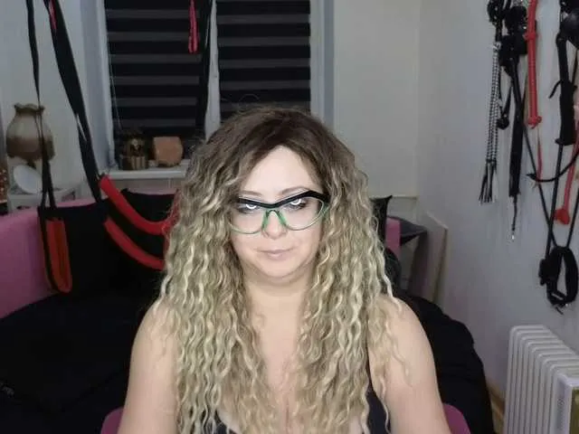 Live sex webcam photo for missGODDESS #290788422