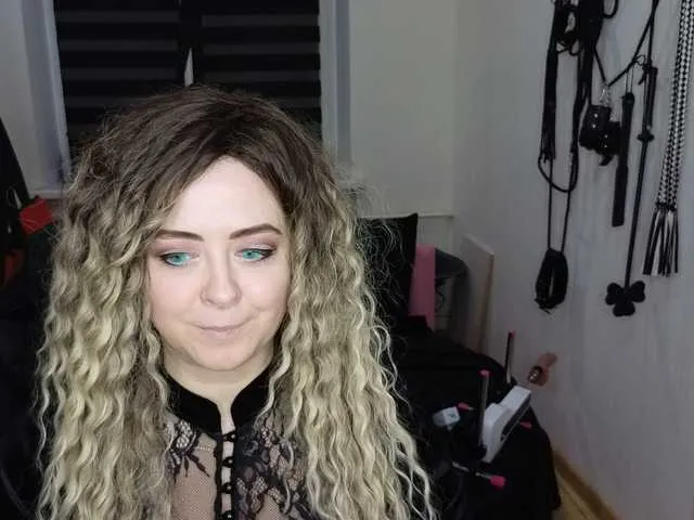 Live sex webcam photo for missGODDESS #290873225